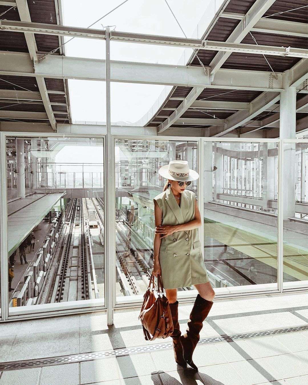 台中MRTグリーンライン高架駅のホームから見た眺め
