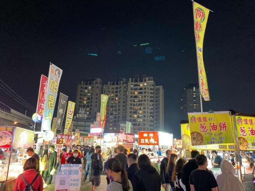 大慶観光夜市の屋台と地元グルメの様子