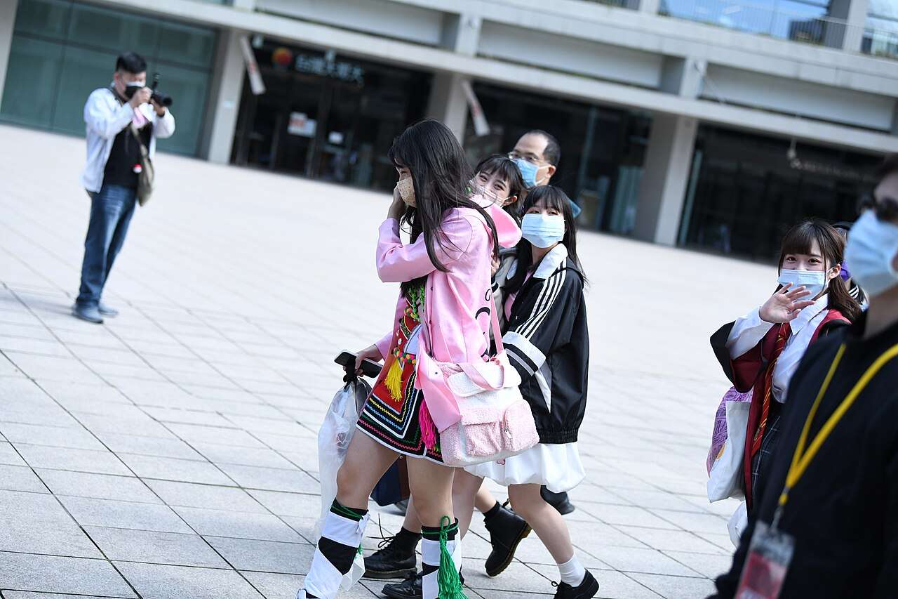 松山文創園區の広場でイベントが開催されている様子