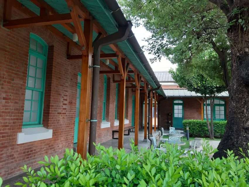 臺南文化創意産業園区内の展覧会スペースとインスタレーション