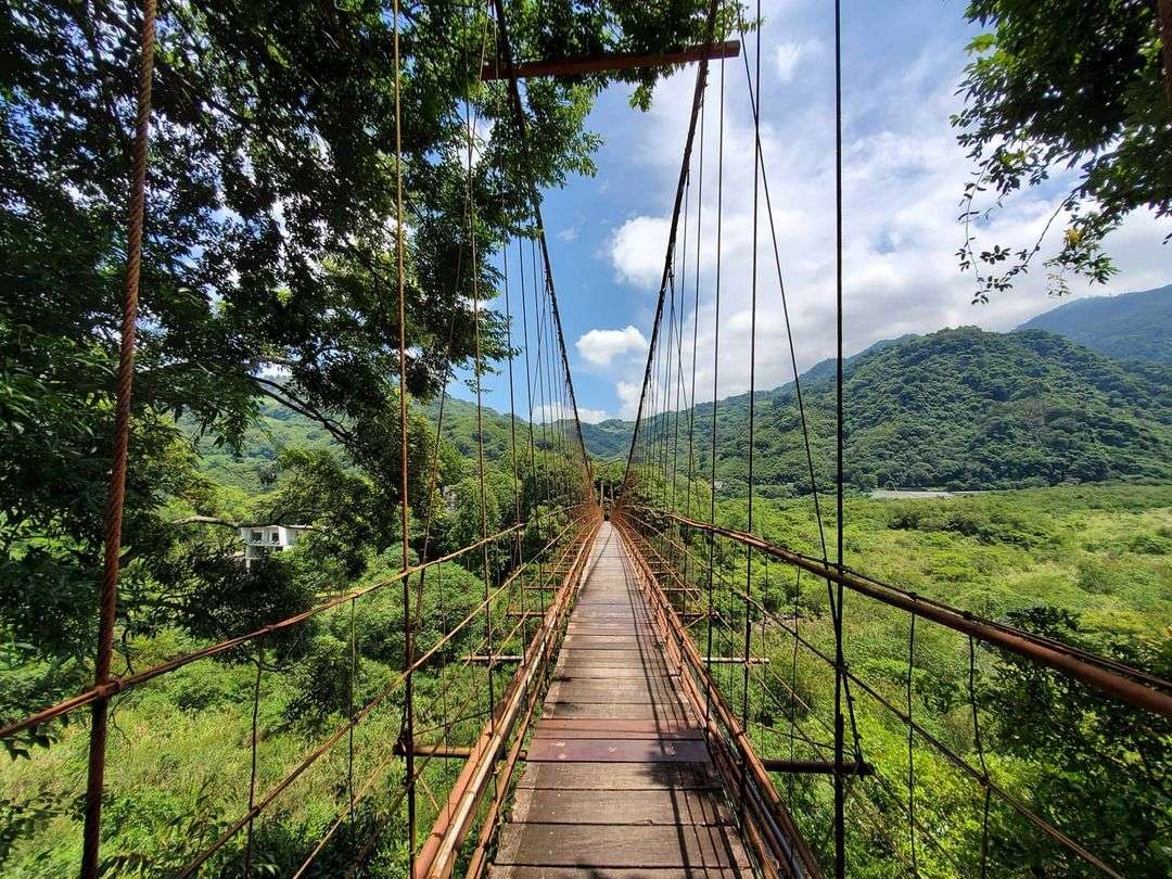 虎山温泉湯之島へ続く虎山吊橋