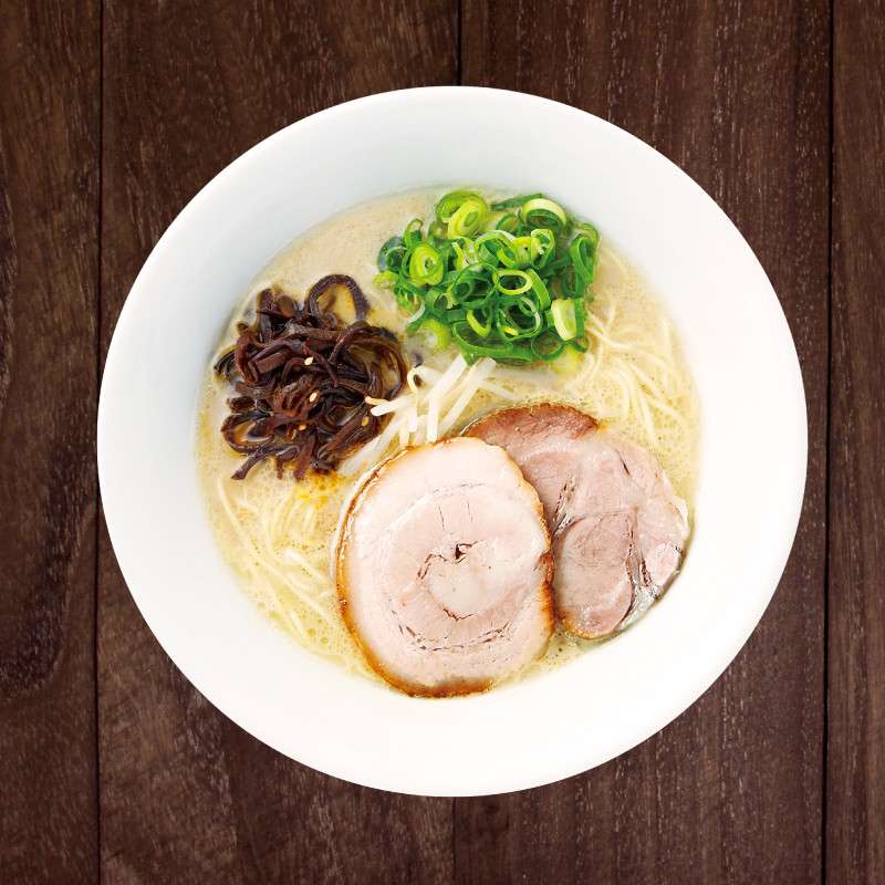 一風堂の白丸元味。乳白色のスープが特徴の豚骨ラーメン