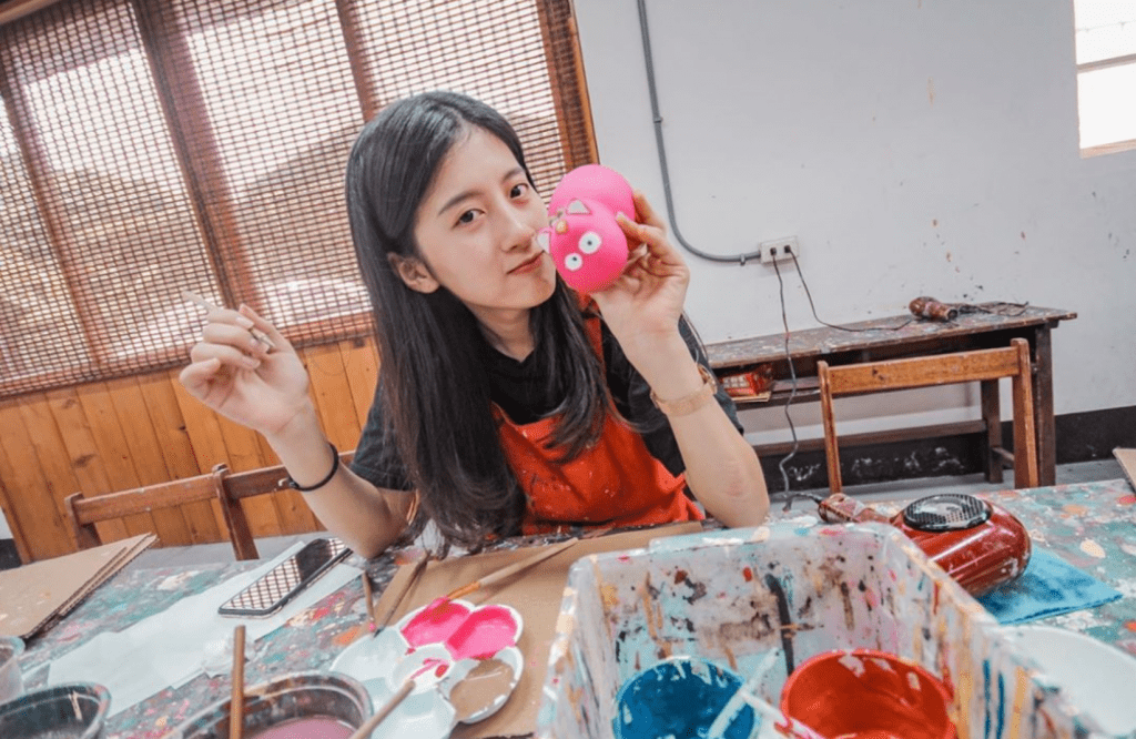 三義鴨箱寶の木のアヒルDIY彩色体験コーナー